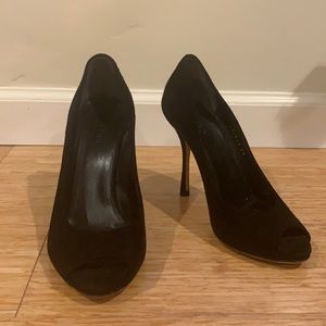 Gucci 35 Black Suede Peeptoe Heels